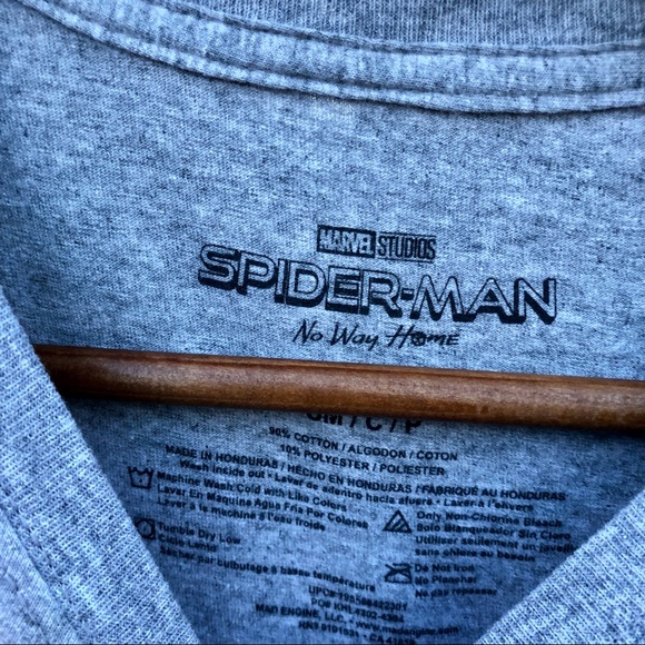 Marvel Studios Tee Shirt Spiderman Friendly Neighborhood Spider-Man - Picture 2 of 6